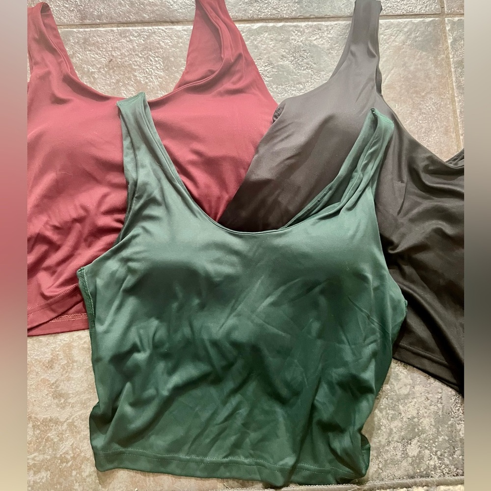 Set of 3 women’s size M-Hanes brand cropped and lined cami’s/tanks.